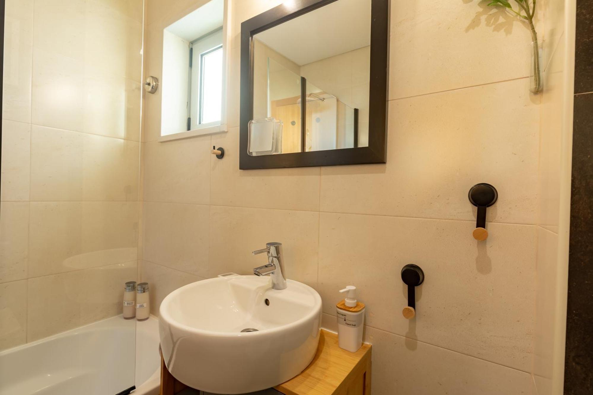 Francos Relaxing Apartment By The Metro OOporto Esterno foto